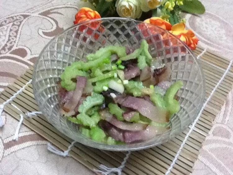 苦瓜炒腊肉步骤9