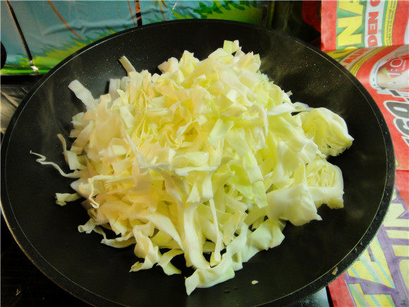 腊肉炒全麦面步骤4