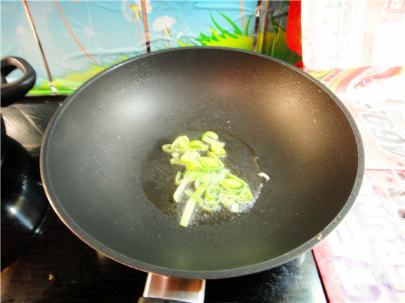 腊肉炒全麦面步骤3
