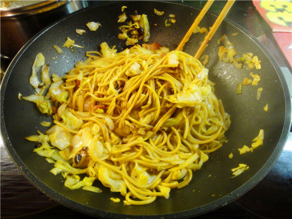 腊肉炒全麦面步骤9