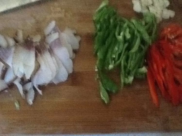 腊肉蘑菇步骤2