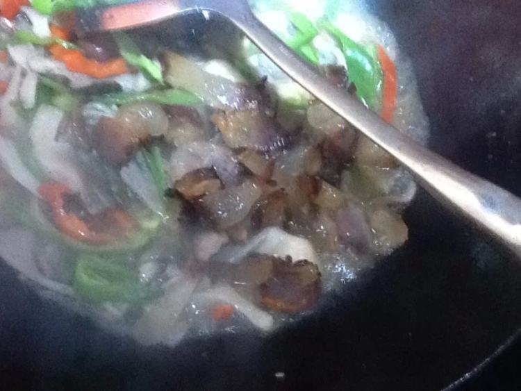 腊肉蘑菇步骤6