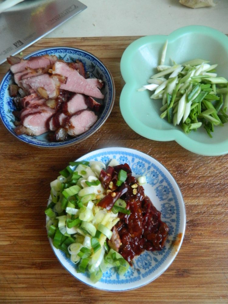 干锅腊肉萝卜步骤4