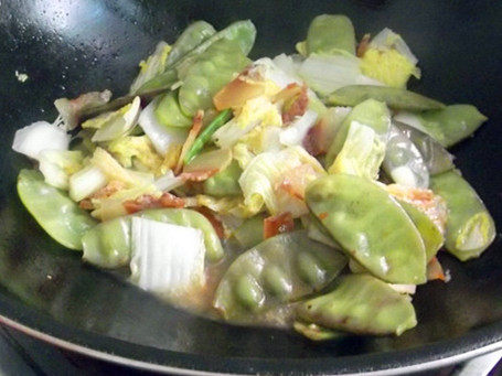 膨皮豆白菜炒腊肉步骤9