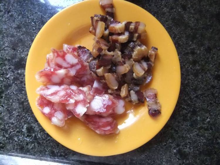 腊味炒三丝步骤1