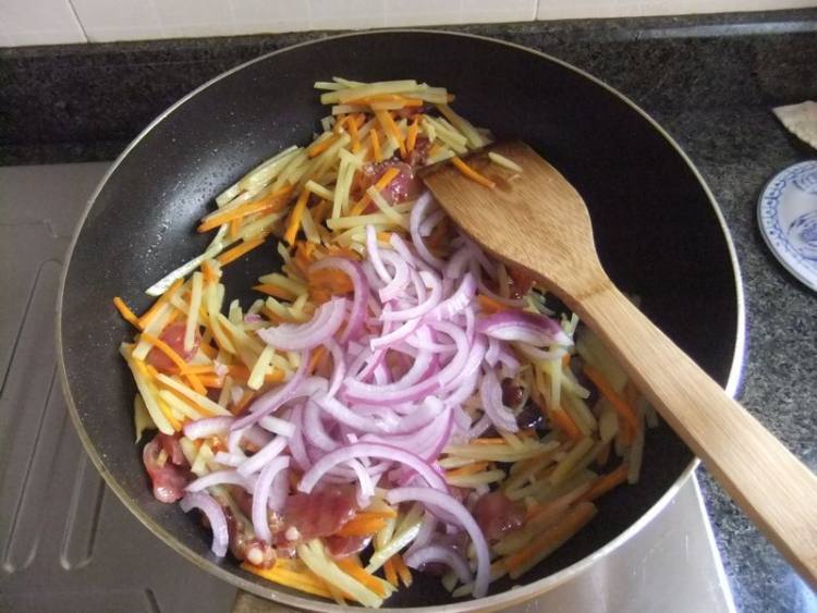 腊味炒三丝步骤8