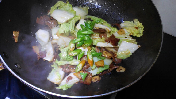 白菜腊肉炖粉条步骤9