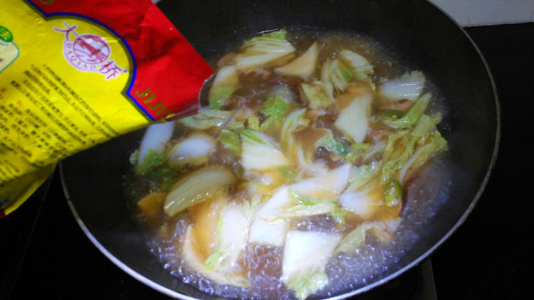 白菜腊肉炖粉条步骤12