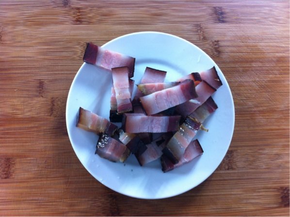 莴笋焖腊肉步骤2