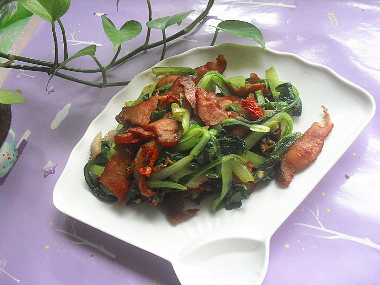 腊肉烧小白菜步骤7