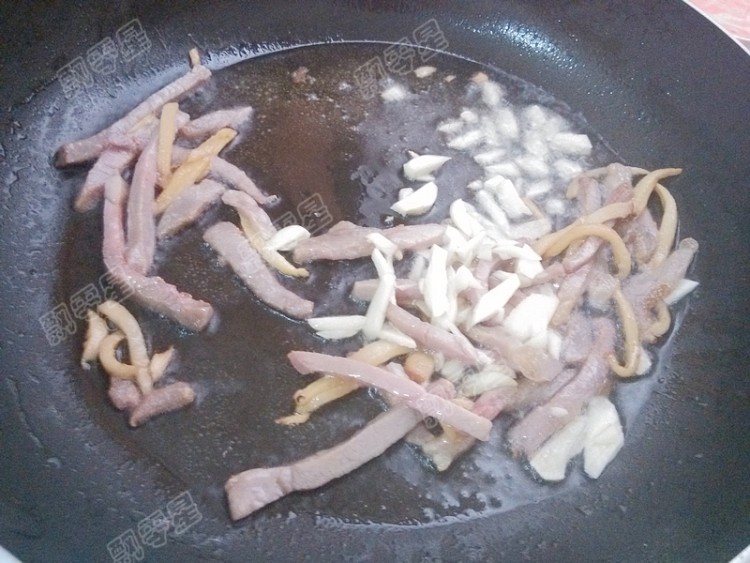 青椒腊肉炒笋干步骤8