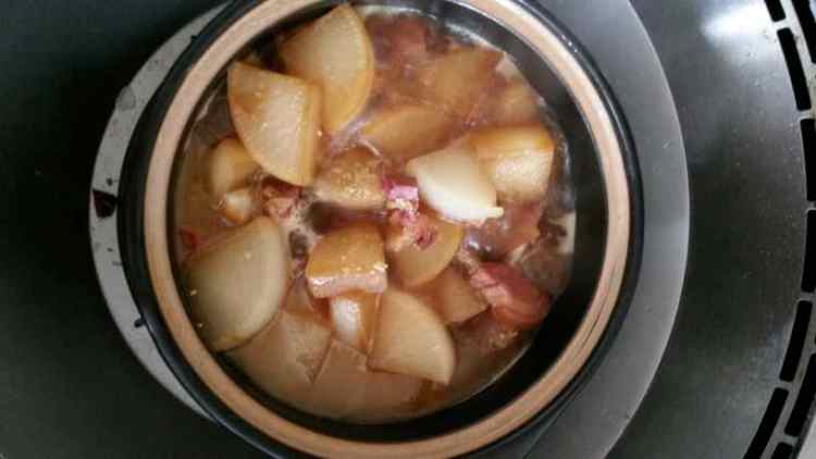 萝卜腊肉炖步骤5