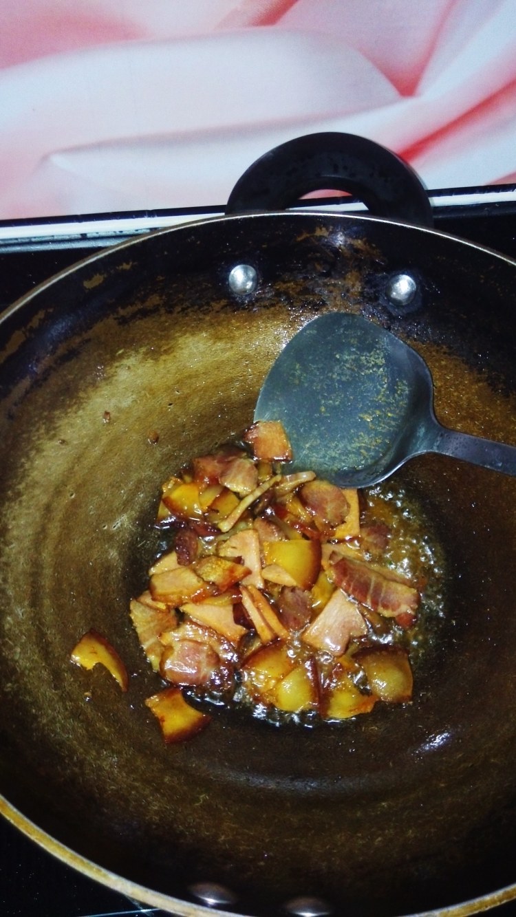 莴笋炒农家腊肉步骤6