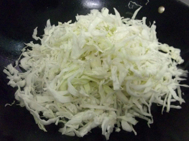 卷心菜炒腊肉步骤4