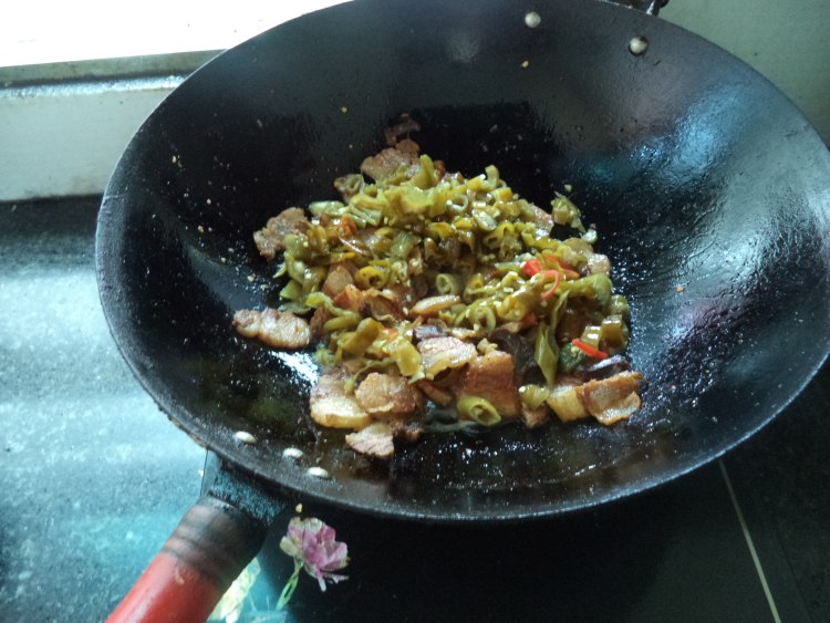 干烧酸辣腊肉步骤6
