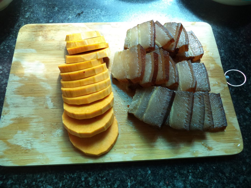 腊肉蒸南瓜步骤4
