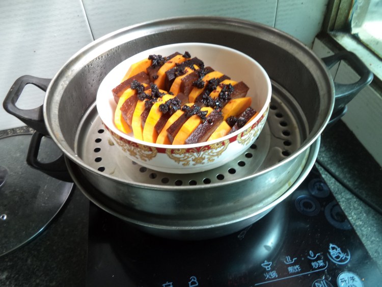 腊肉蒸南瓜步骤8