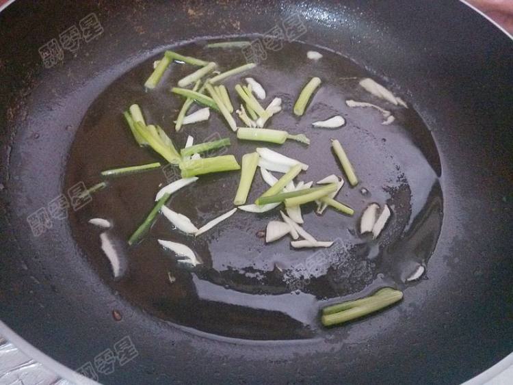 腊肉茭白步骤2