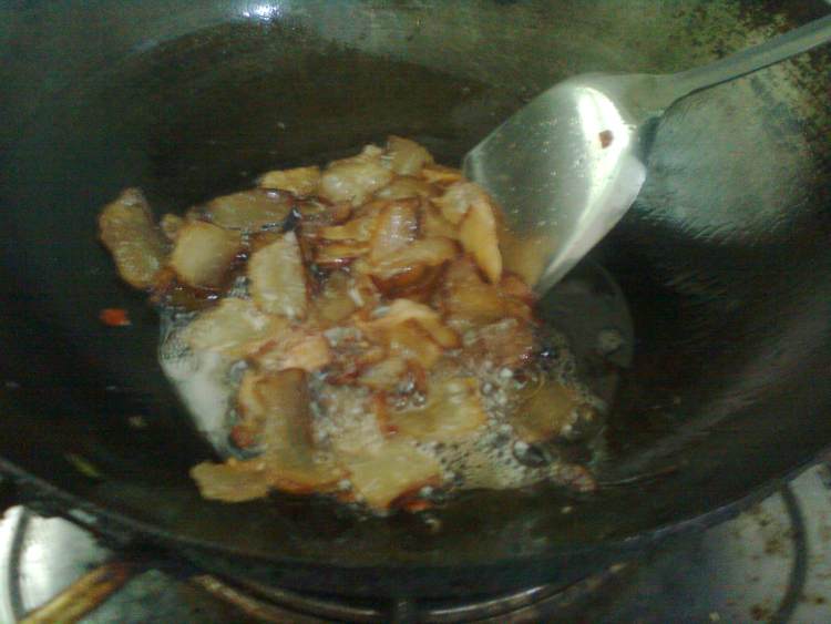 土豆片炒腊肉步骤2