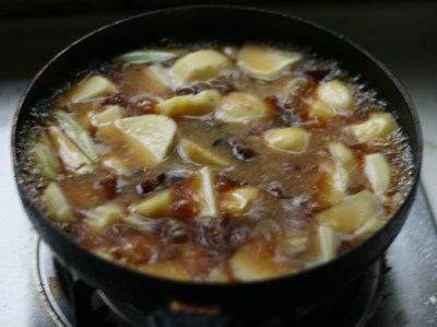 腊肉焖土豆步骤9
