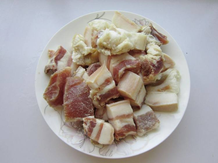 红烧腊肉步骤3
