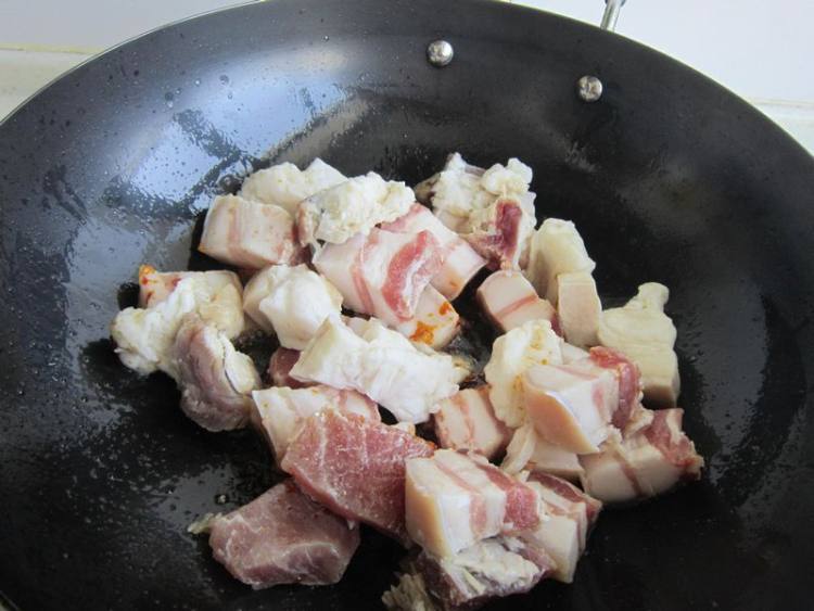 红烧腊肉步骤7