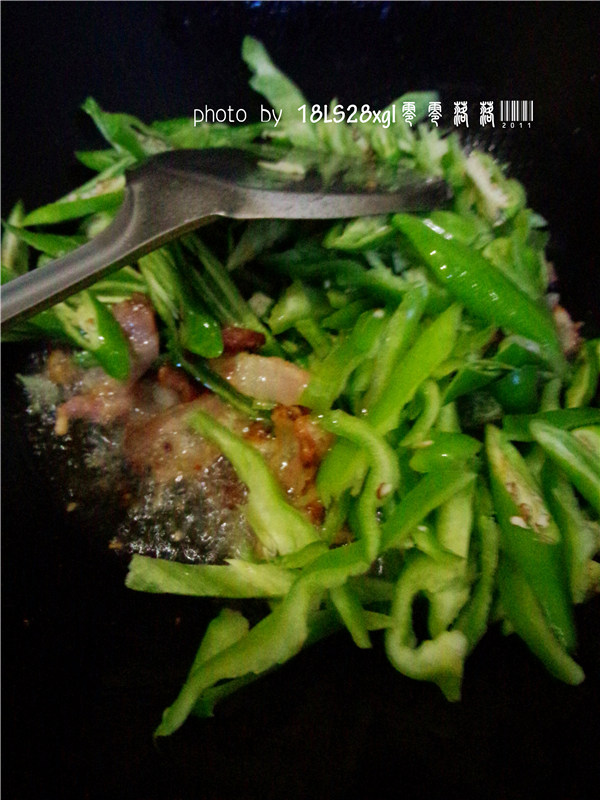 尖椒腊肉步骤5