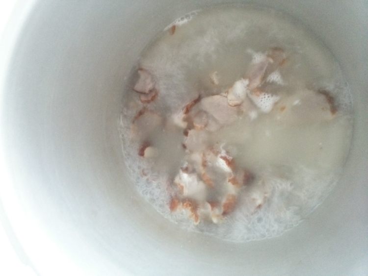 金针菇炒腊肉步骤3
