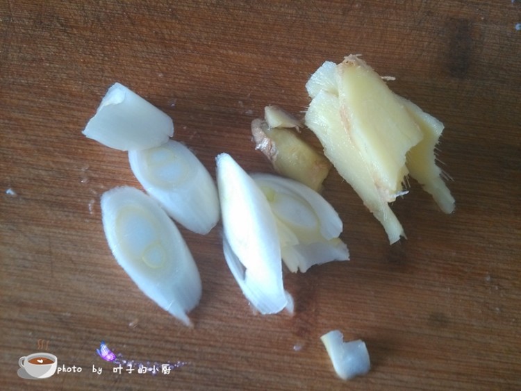 腊肉焖豆角步骤4