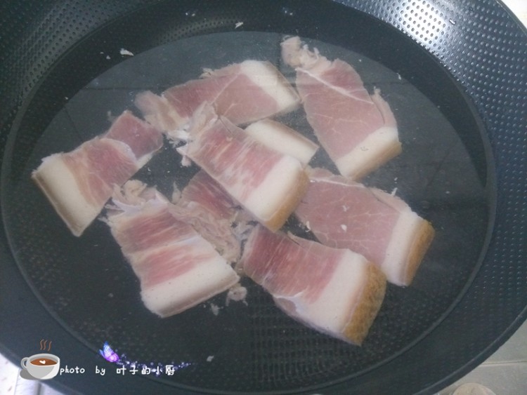 腊肉焖豆角步骤2