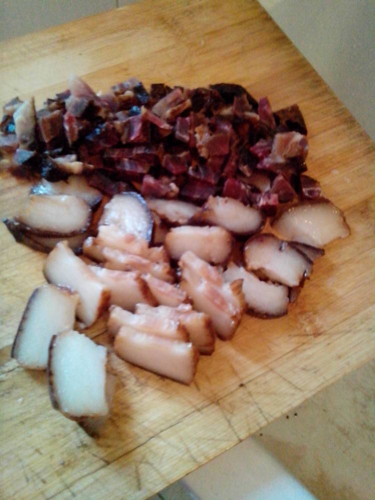 腊肉焖豌豆步骤1