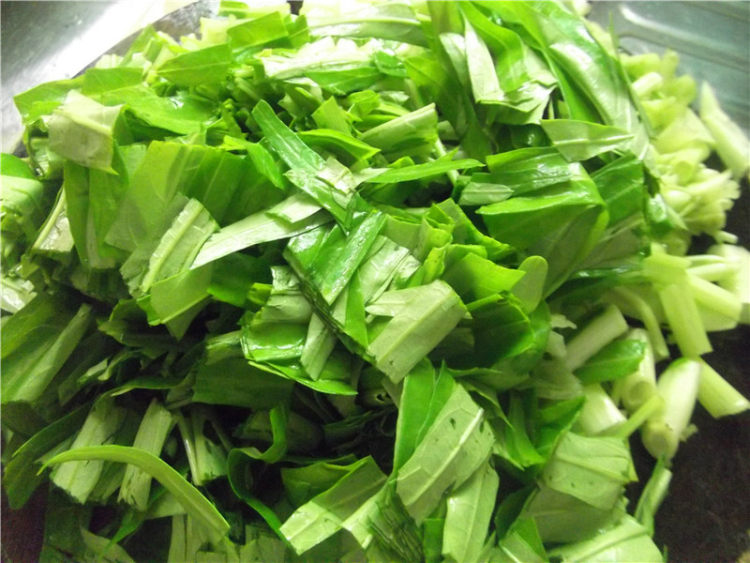 腊肉炒通菜步骤1
