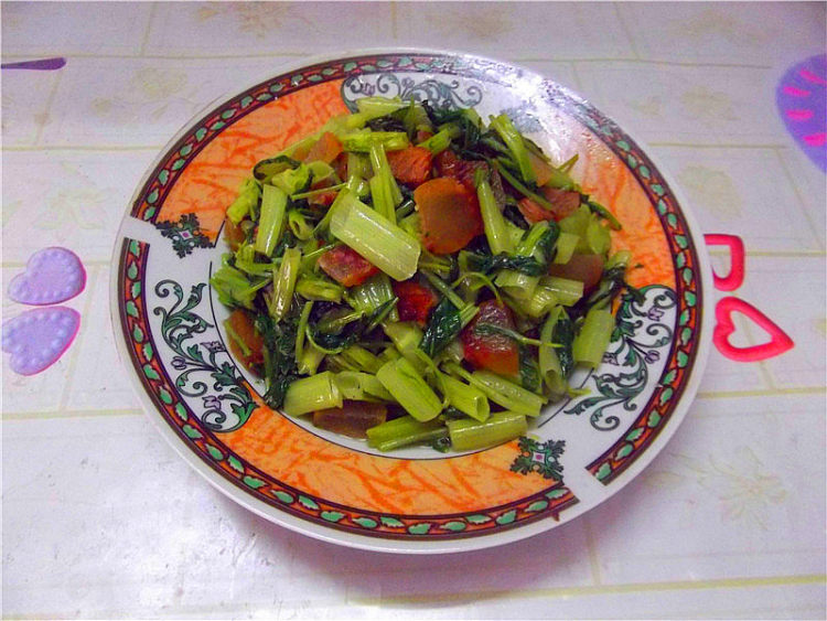 腊肉炒通菜步骤6