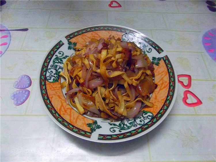洋葱炒豆皮步骤8