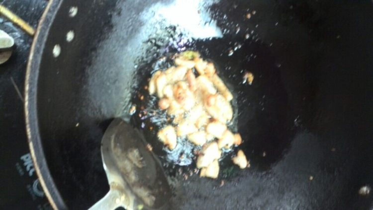腊肉焖小土豆步骤4