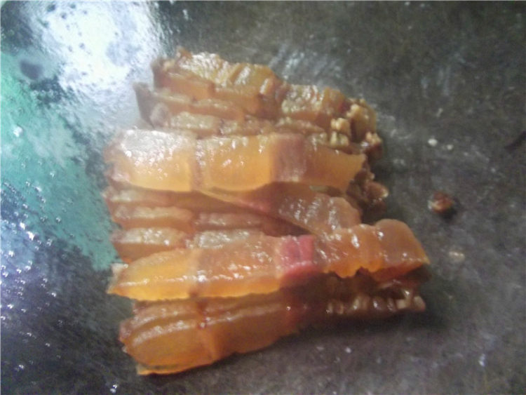 腊肉炒豆腐干步骤2