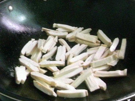 腊肉炒豆腐干步骤3