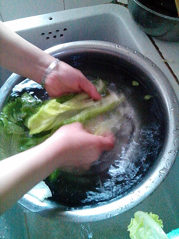 腊肉炒生菜步骤2