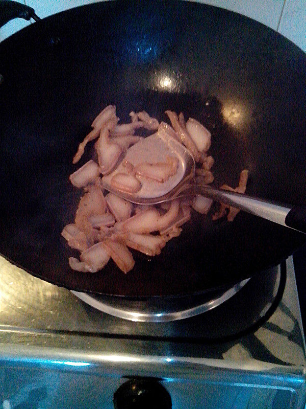 腊肉炒生菜步骤5