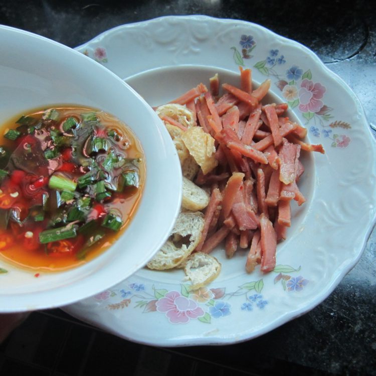 瘦腊肉拌油豆腐丝步骤9