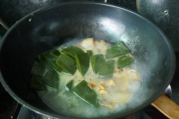 腊肉煮观音豆腐步骤5
