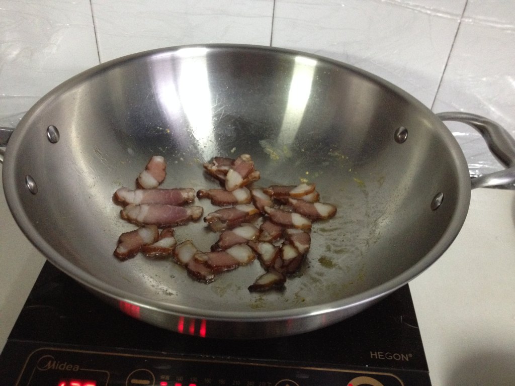 腊肉炒蘑菇步骤4