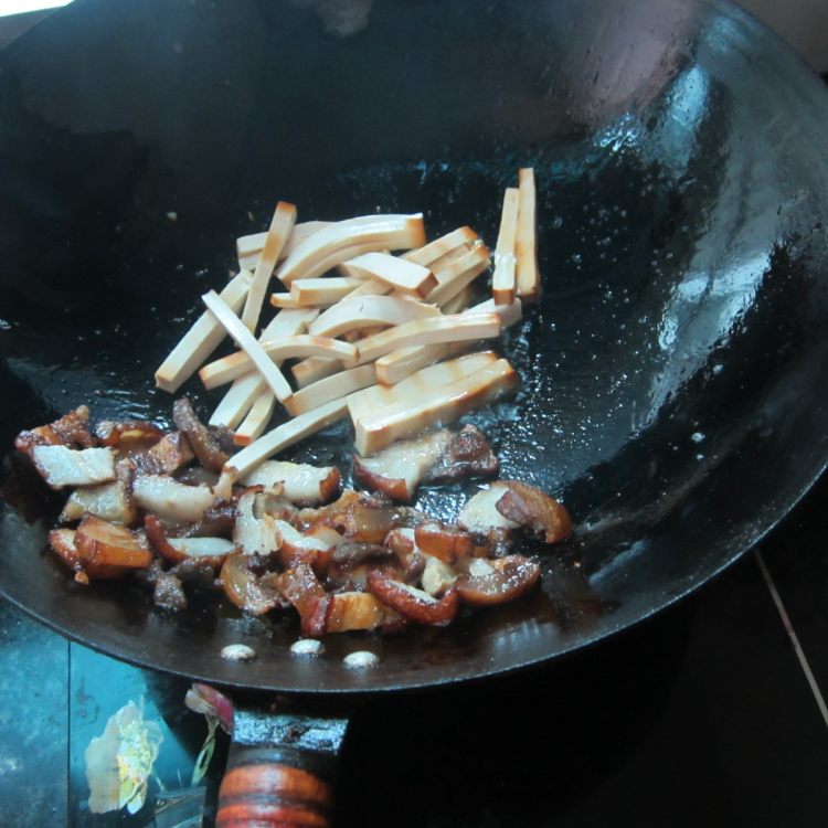 青椒豆腐条步骤5