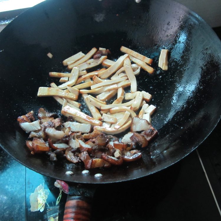 青椒豆腐条步骤7
