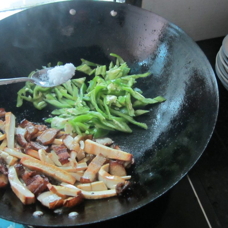 青椒豆腐条步骤9