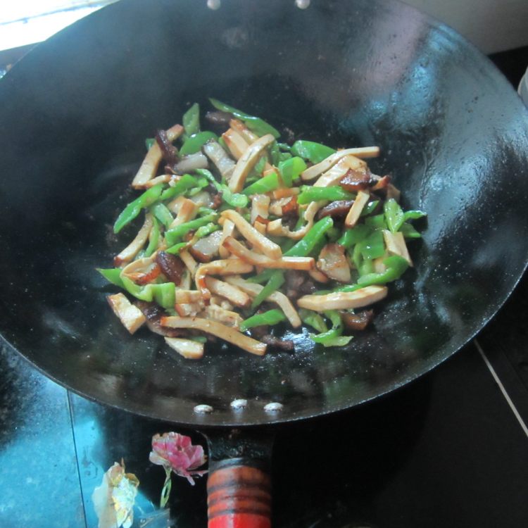 青椒豆腐条步骤11