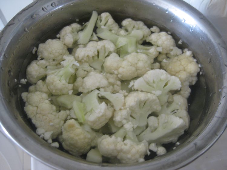 花菜炒烟熏腊肉步骤1