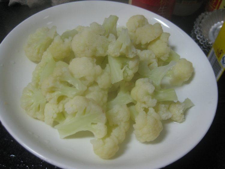 花菜炒烟熏腊肉步骤2