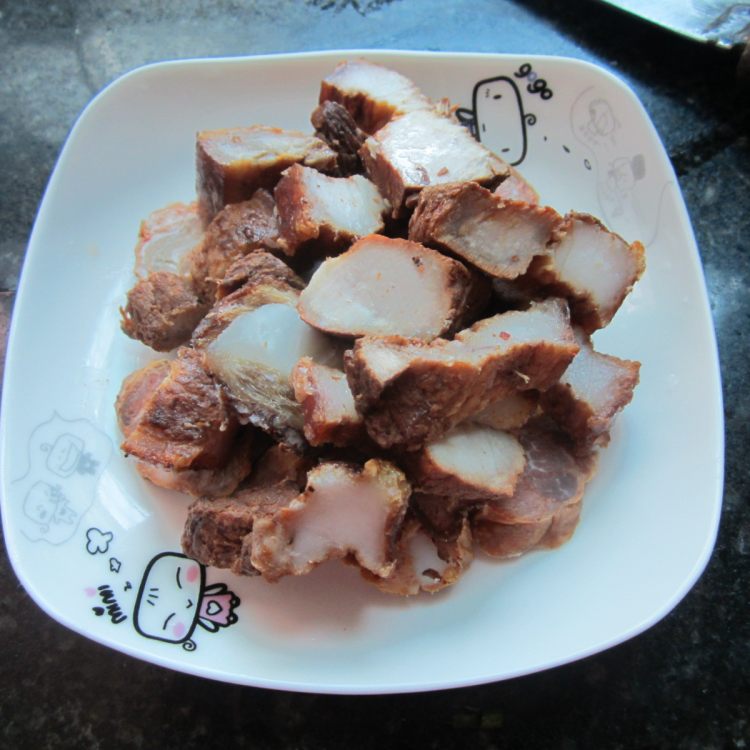 腊肉蒸腊肠步骤2