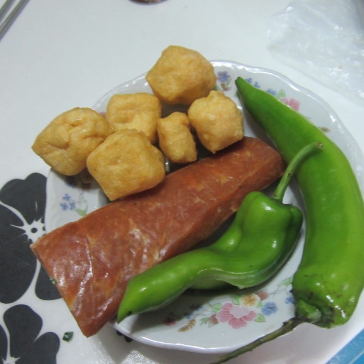瘦腊肉炒油豆腐步骤2